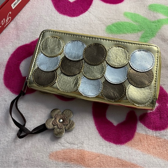 Far Nine Long Zip Wallet -NWB - Picture 3 of 12